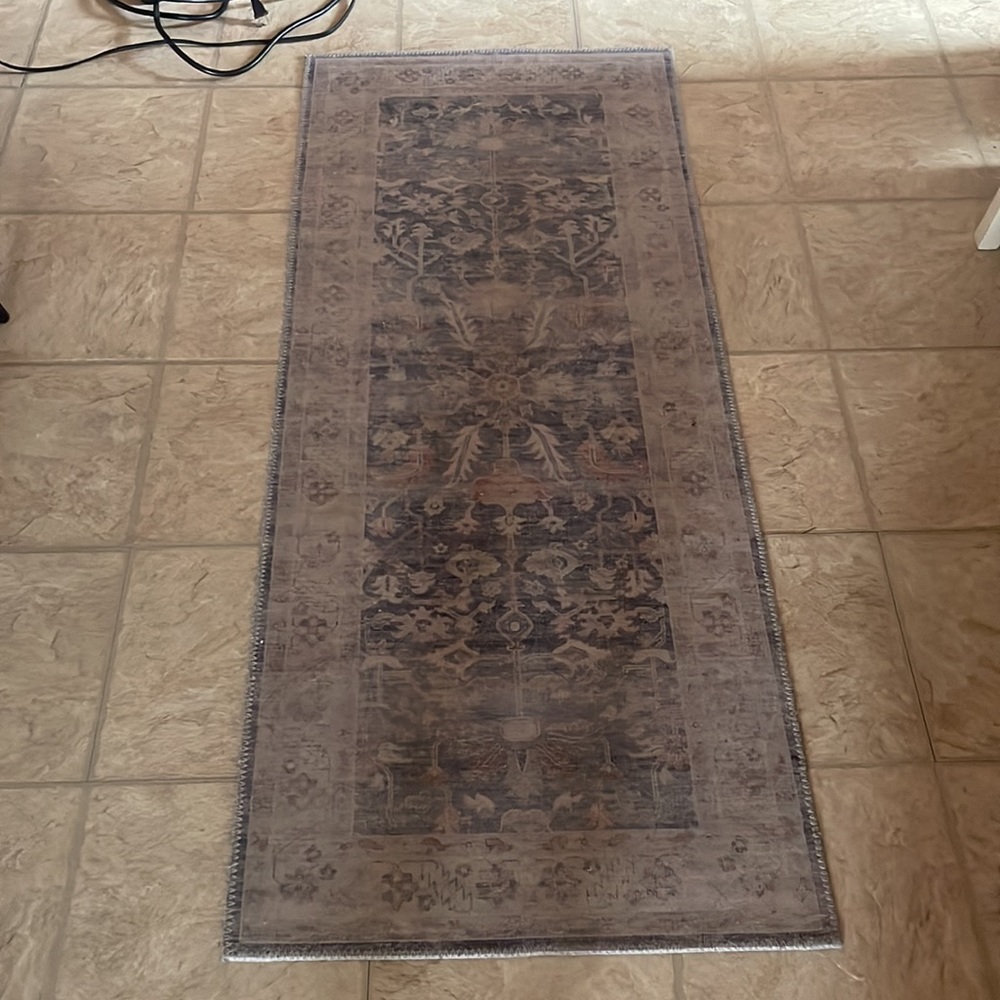 Loloi Rug - Picture 2 of 3